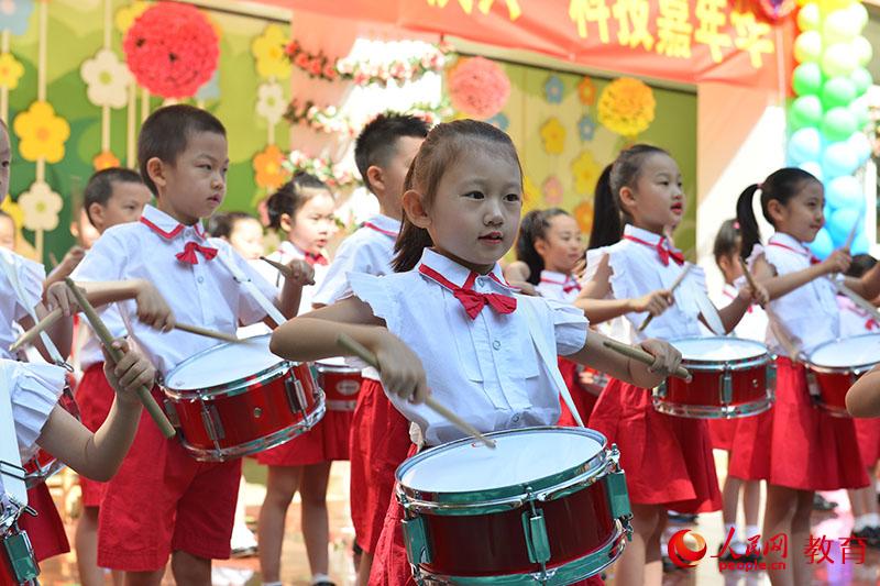 六一國際兒童節來臨之際，北京市第五幼兒園以“啟迪夢想、炫彩童年”為主題，舉行親子科技嘉年華活動。熊旭 攝