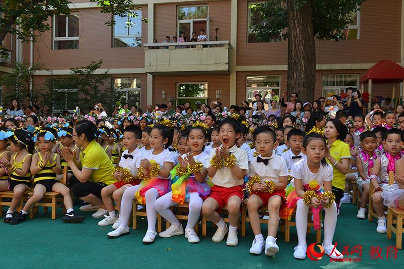 六一國際兒童節來臨之際，北京市第五幼兒園以“啟迪夢想、炫彩童年”為主題，舉行親子科技嘉年華活動。熊旭 攝