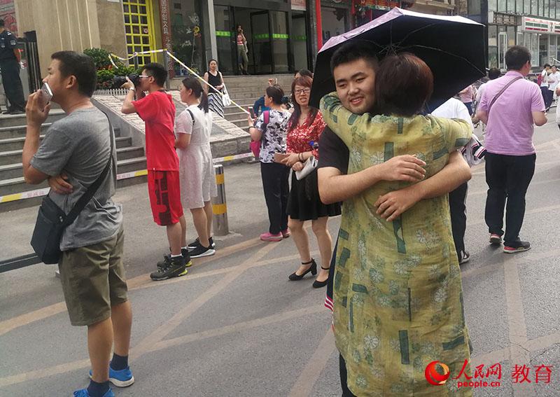少年，願你前程似錦。李依環 攝