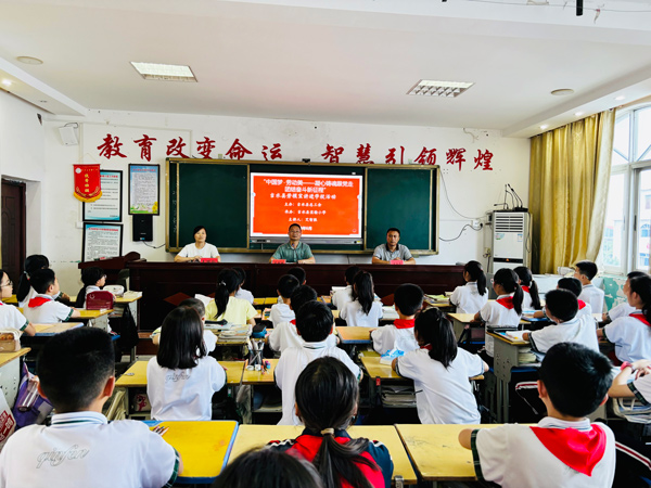 江西省吉水县开展劳模宣讲进学校活动。江西省总工会供图