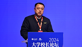 马建新中国民用航空飞行学院副院长